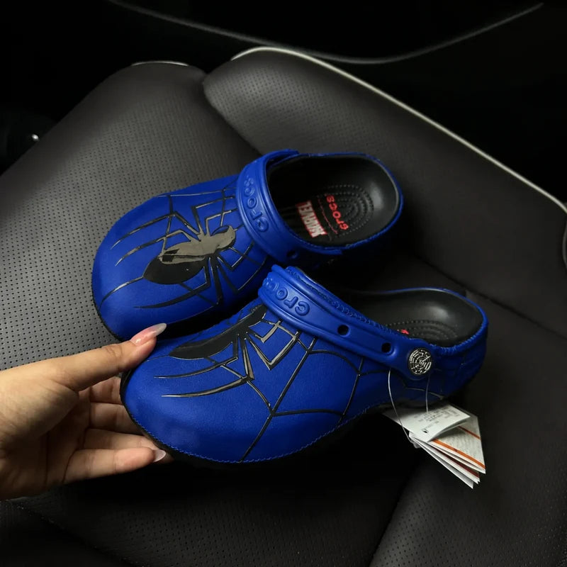crocs_spiderman_bleu.webp
